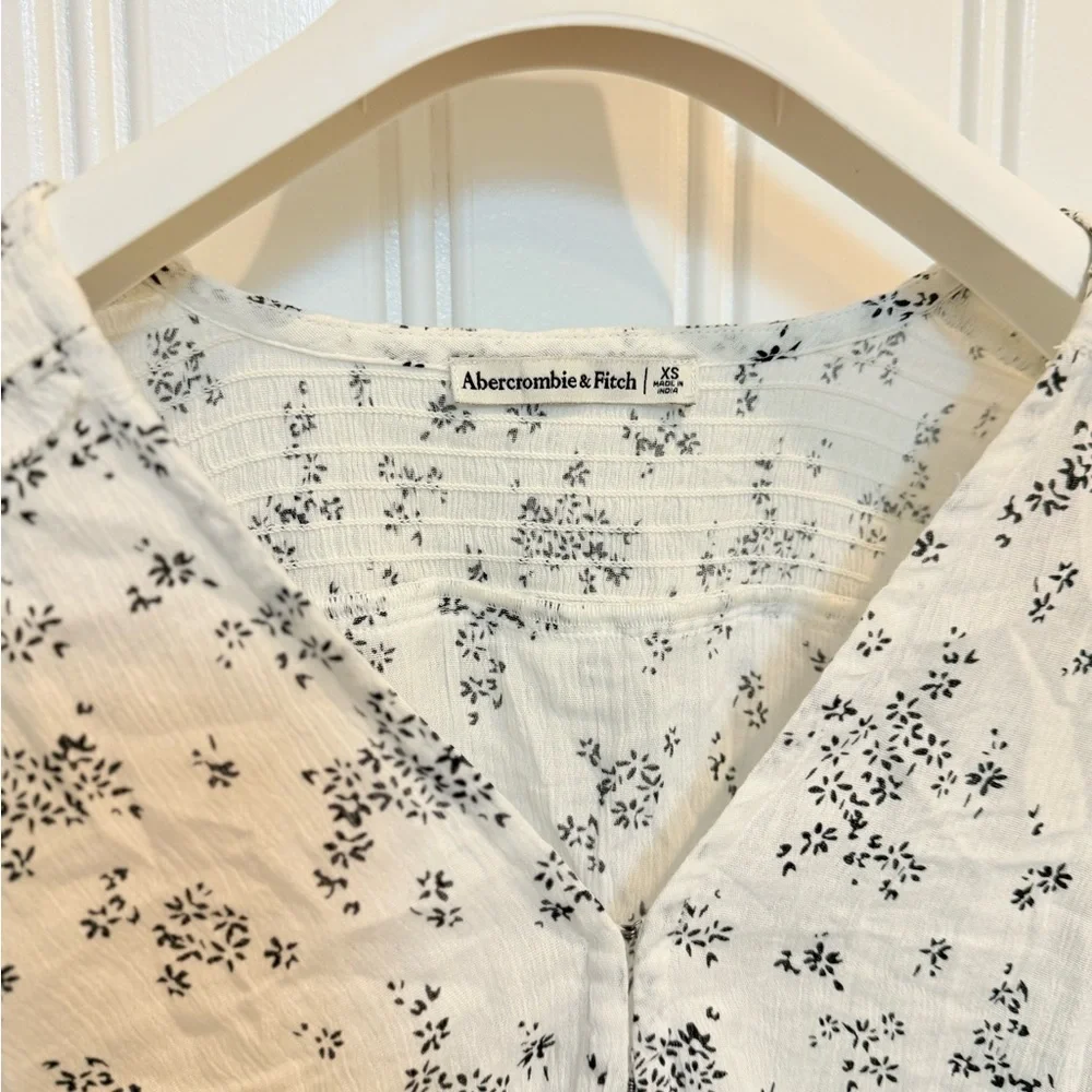 Abercrombie & Fitch White Puff Sleeve Crop Blouse